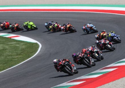 Bezzecchi se balade à domicile, Martín assure le doublé à Aprilia