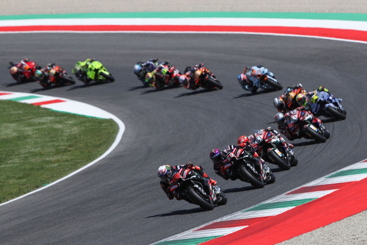 Bezzecchi se balade à domicile, Martín assure le doublé à Aprilia