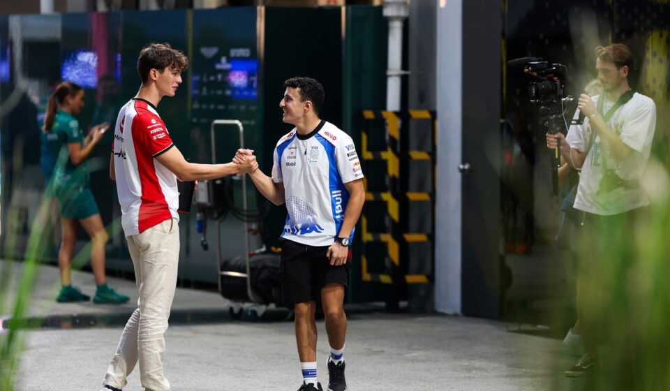 Pourquoi Bearman et Hadjar doivent "mériter le droit" de suivre Verstappen