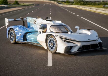 L'Hypercar hydrogène de Toyota roulera au Mans, avec l'Alpine Alpenglow !