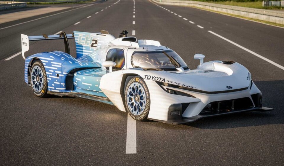 L'Hypercar hydrogène de Toyota roulera au Mans, avec l'Alpine Alpenglow !