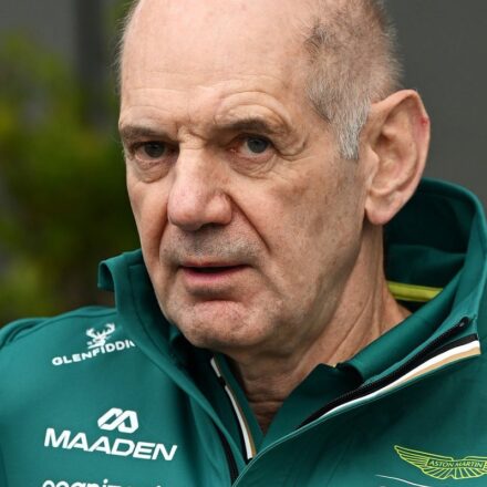 Newey de retour dans le paddock F1 sur fond de rumeurs d'hospitalisation
