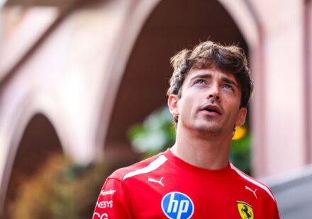 Leclerc assure n'avoir "jamais vraiment envisagé" de quitter Ferrari