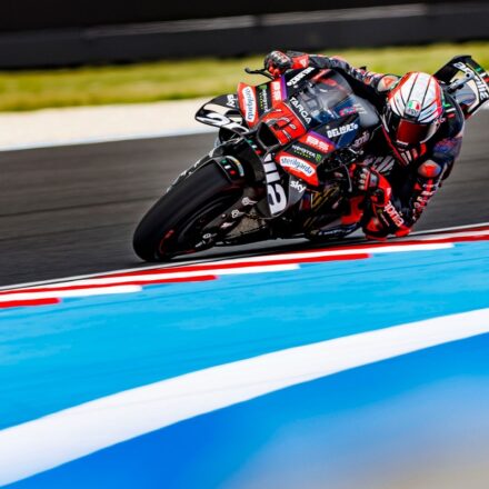 Bezzecchi en contrôle, Márquez à 97 points
