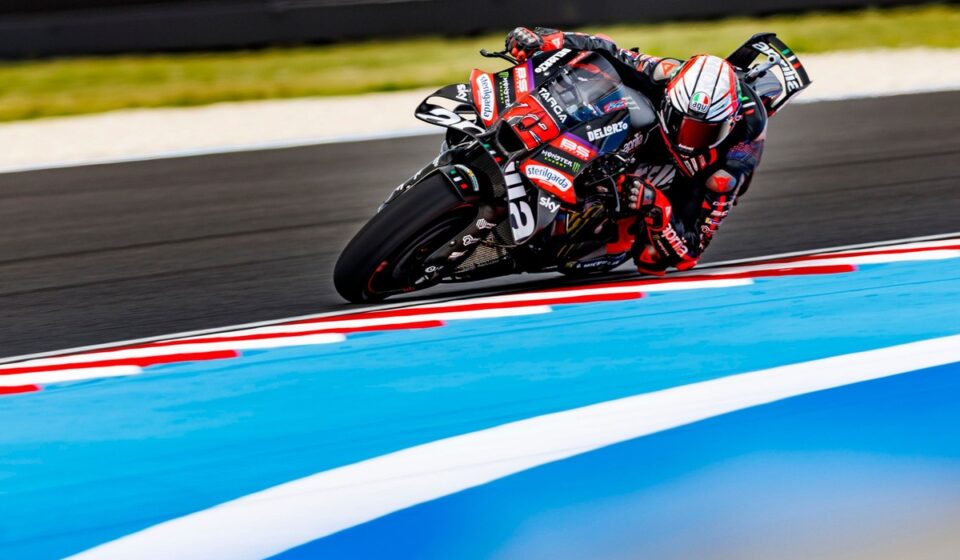 Bezzecchi en contrôle, Márquez à 97 points
