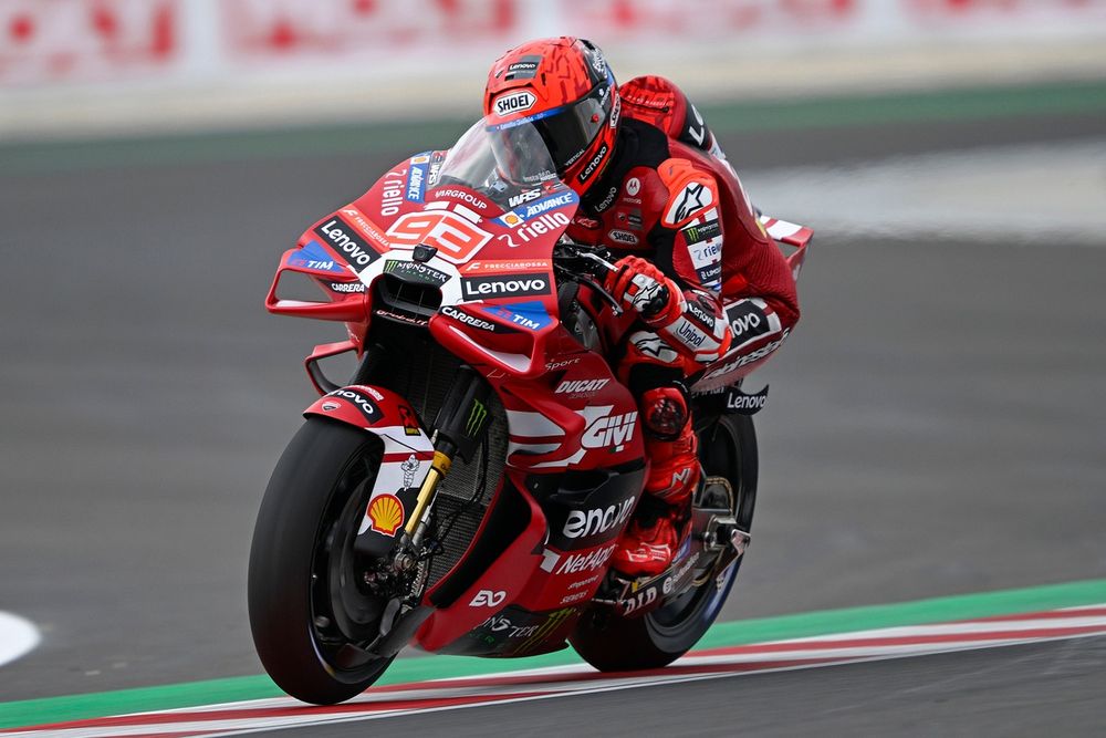 Marc Márquez firma la pole y gana el sprint en Hungría