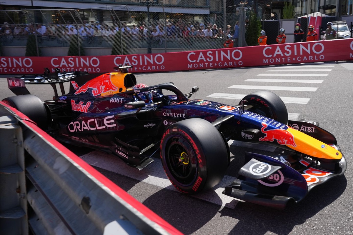 D'un "dos tout neuf" à la première ligne : la résurgence surprise de Verstappen à Monaco