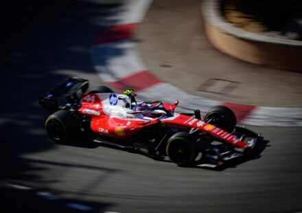 Hamilton rejoint Alonso sur les F1 2026 à Monaco, mais pas pour les mêmes raisons