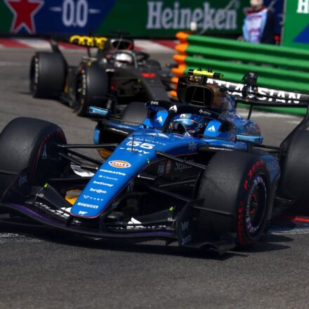 Sainz tacle Hülkenberg après l'accrochage du second départ