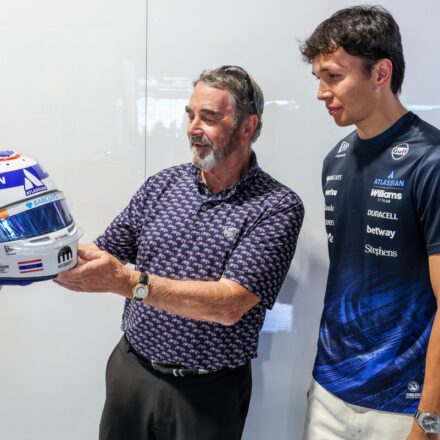 Albon va porter le casque de Mansell... pour battre l'un de ses records !