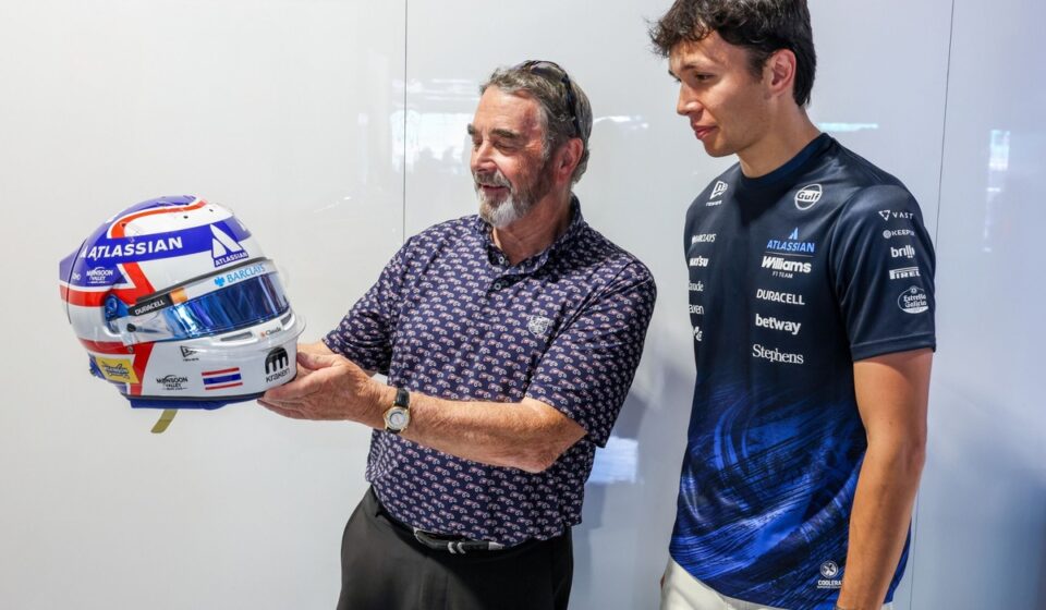 Albon va porter le casque de Mansell... pour battre l'un de ses records !