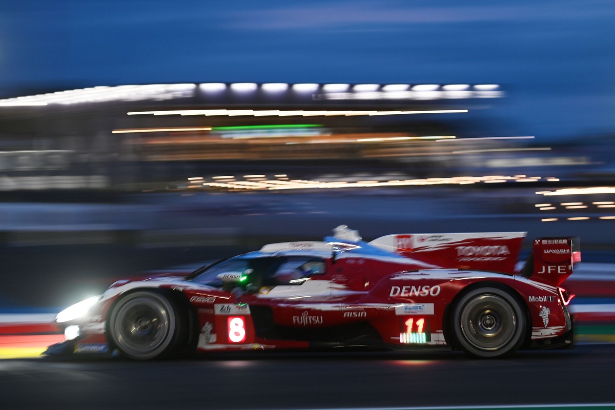 Toyota devant Ferrari à l'issue des essais de nuit