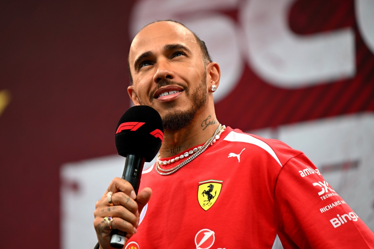 Lewis Hamilton busca permanecer en Ferrari.