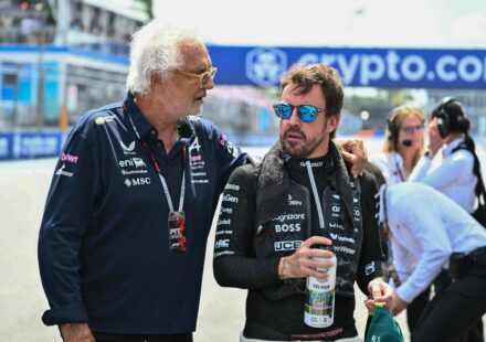 Alonso (encore) de retour chez Alpine ? La drôle de rumeur du paddock de Barcelone