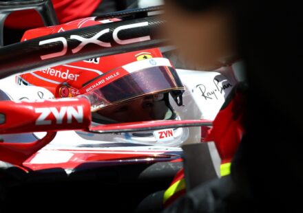 Leclerc s'accidente tout seul : "Honnêtement, j'ai honte"