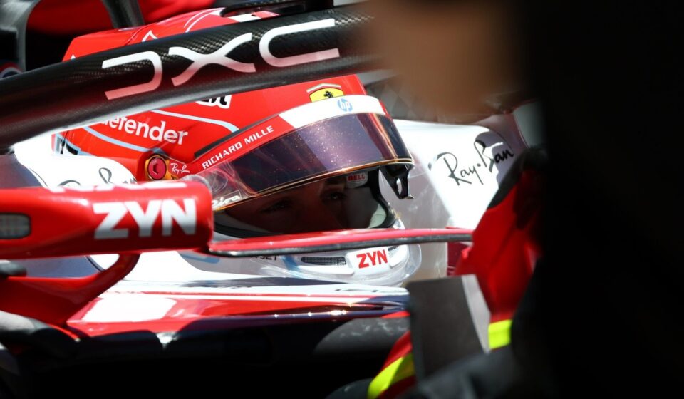 Leclerc s'accidente tout seul : "Honnêtement, j'ai honte"