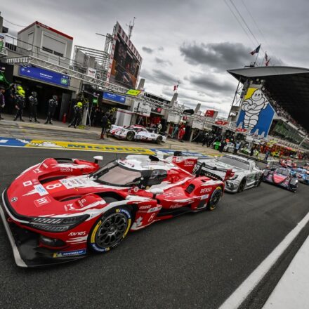 Toyota impose son rythme au Mans, Ferrari sous tension