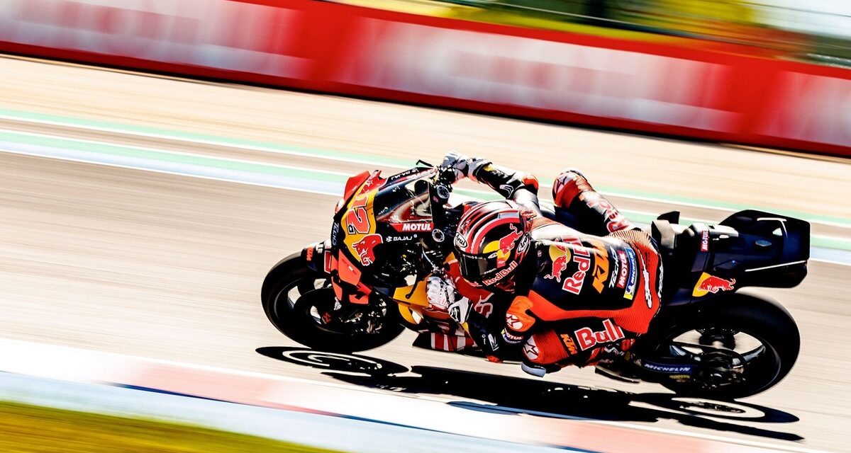 "Pas efficace" sur la KTM, Viñales a compris comment Acosta fait la différence