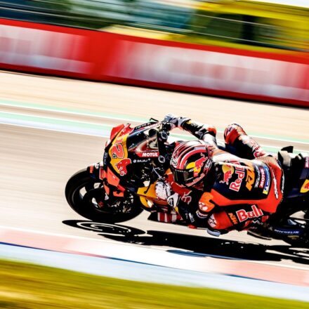 "Pas efficace" sur la KTM, Viñales a compris comment Acosta fait la différence