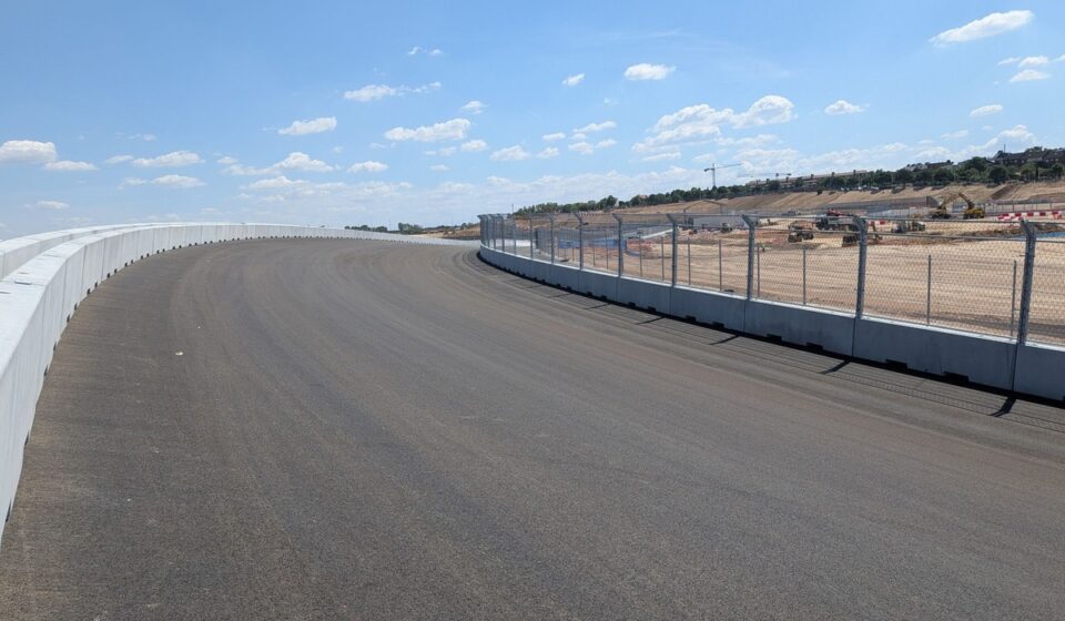 "Aucun virage comparable en F1" : pourquoi il y a de la folie sur le Madring