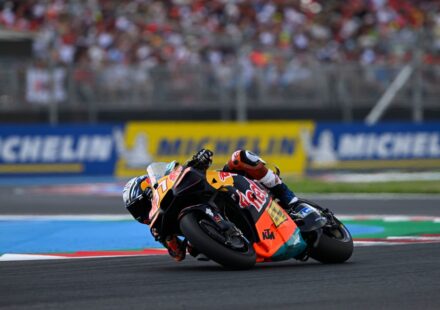 KTM demande à Acosta de tester sa moto 2027 malgré son départ pour Ducati