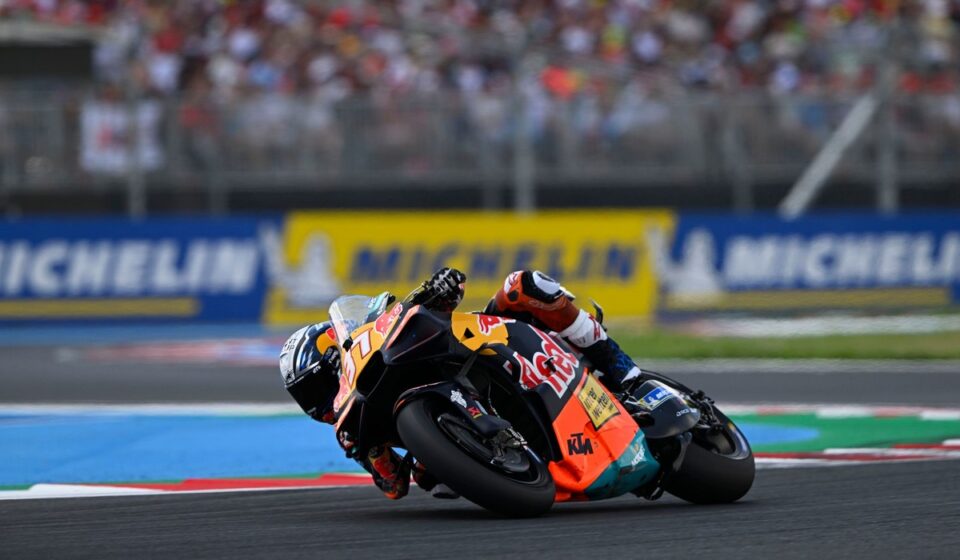 KTM demande à Acosta de tester sa moto 2027 malgré son départ pour Ducati