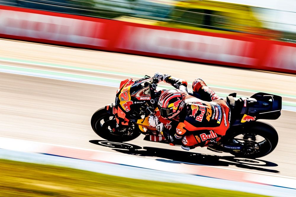Maverick Viñales sin expresión total en la KTM