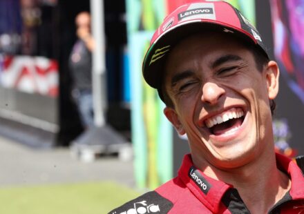 Márquez veut-il faire craquer Bezzecchi ? "Il n'aime pas la pression !"