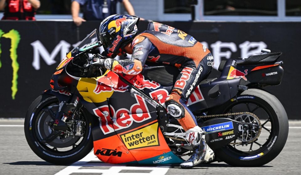 Les premiers tests sans holeshot device avant font débat