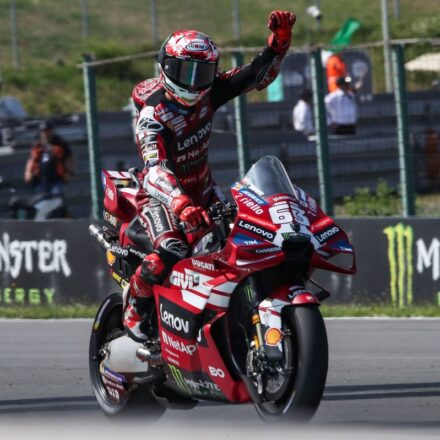 Premier succès 2026 pour Bagnaia, Bezzecchi à la faute