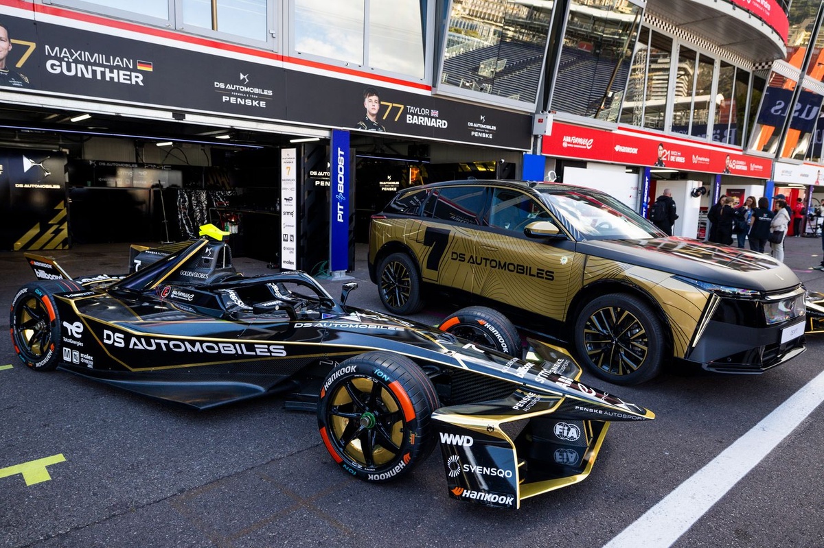 La DS N°7 prend la route et la Formule E s’invite à bord !