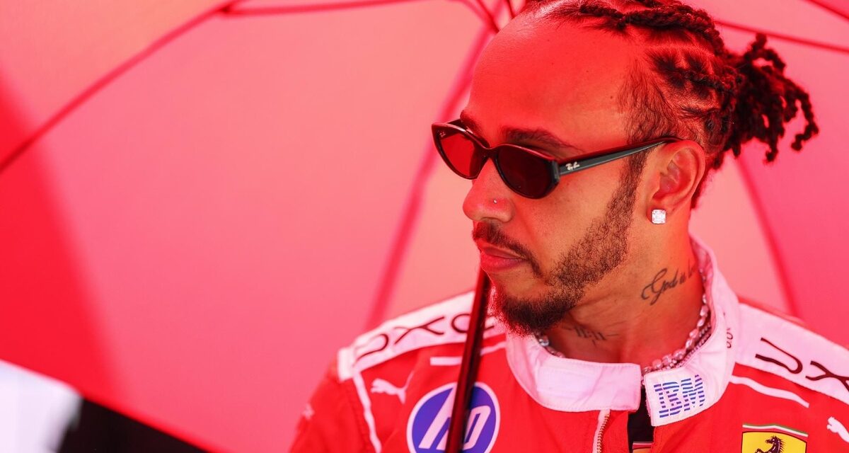 Hamilton explique la blessure au cou qui a affecté sa saison 2025