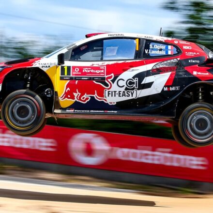 Ogier remporte la Super Spéciale d'ouverture en Grèce