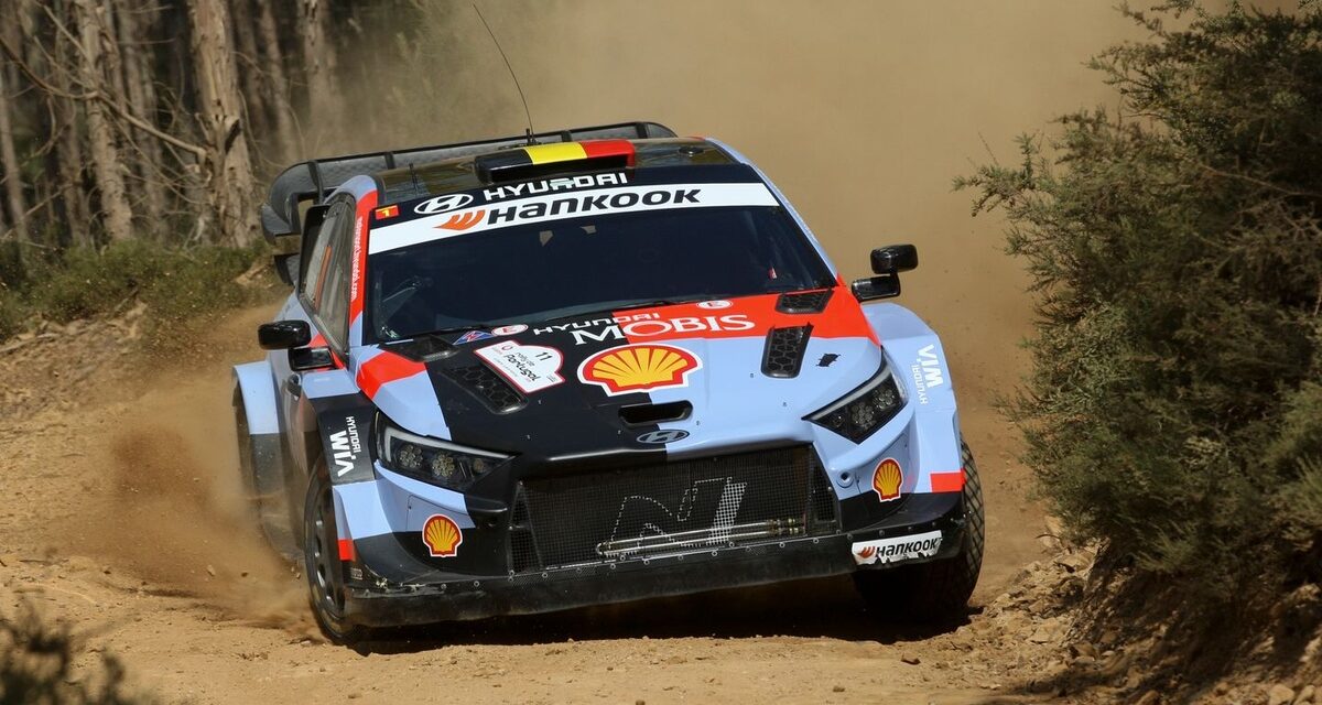 Neuville profite d'une crevaison de Fourmaux au Rallye de l'Acropole