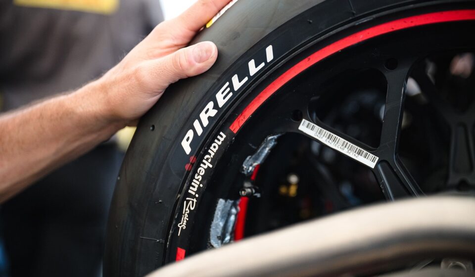 Le pneu Pirelli a un fonctionnement "complètement inverse" du Michelin