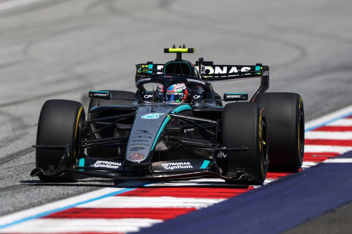 Antonelli à l'aise devant McLaren, Ferrari et Russell loin du compte