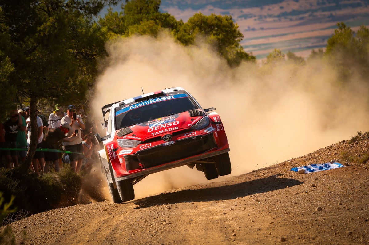 Ogier triomphe d'un Neuville pas béni des pneus au Rallye de l'Acropole