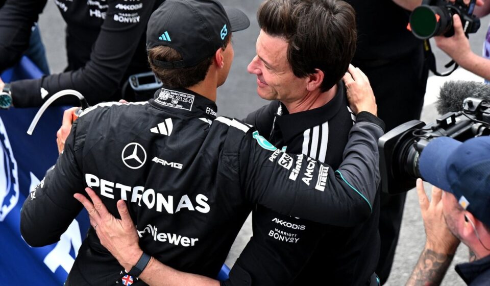 L'étrange message radio de Toto Wolff expliqué par George Russell