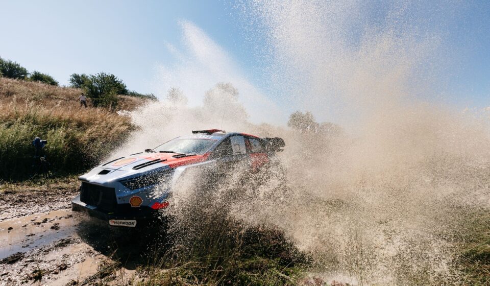 Ogier menace Neuville pour un dimanche à suspense en Grèce !