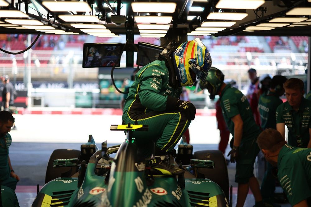 Fernando Alonso en el Aston Martin Racing