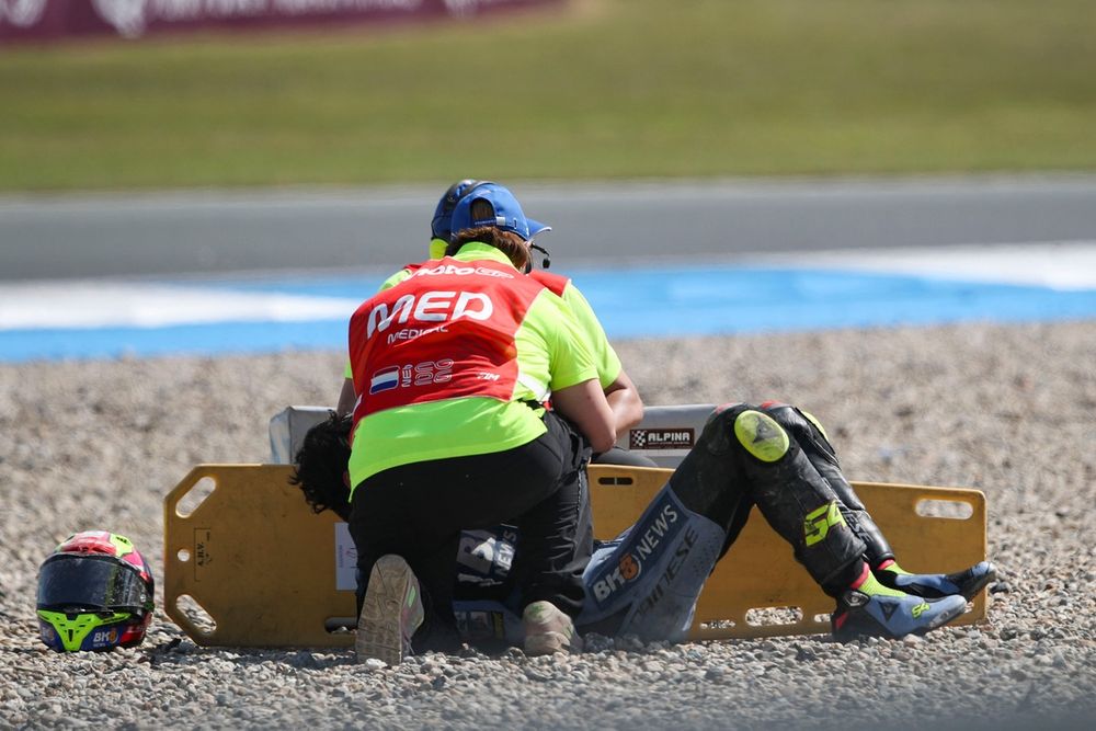 Fermín Aldeguer s'est fracturé une vertèbre en tombant à Assen.