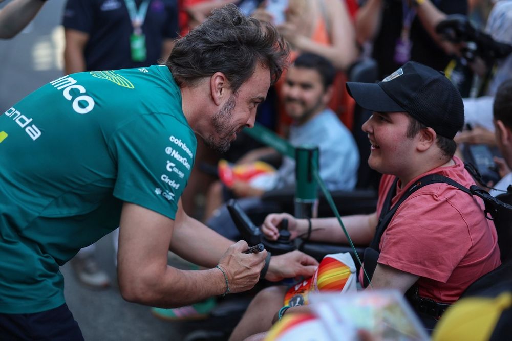 Fernando Alonso a la rencontre de ses fans.