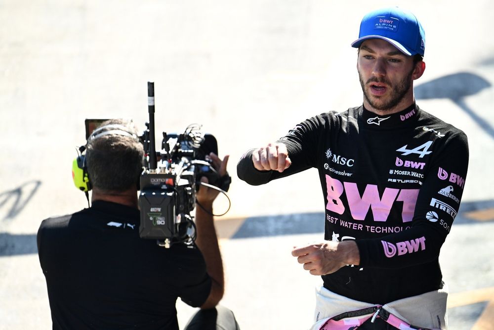 Pierre Gasly al volante de una 'coche invisible'.