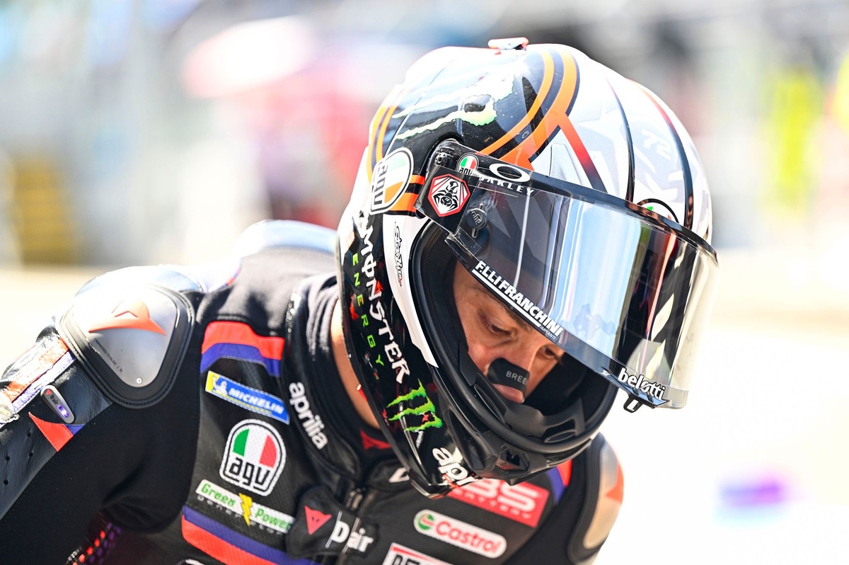 Marco Bezzecchi en motor Aprilia