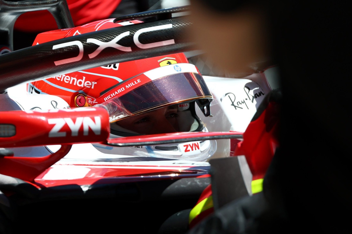 Charles Leclerc en la Ferrari