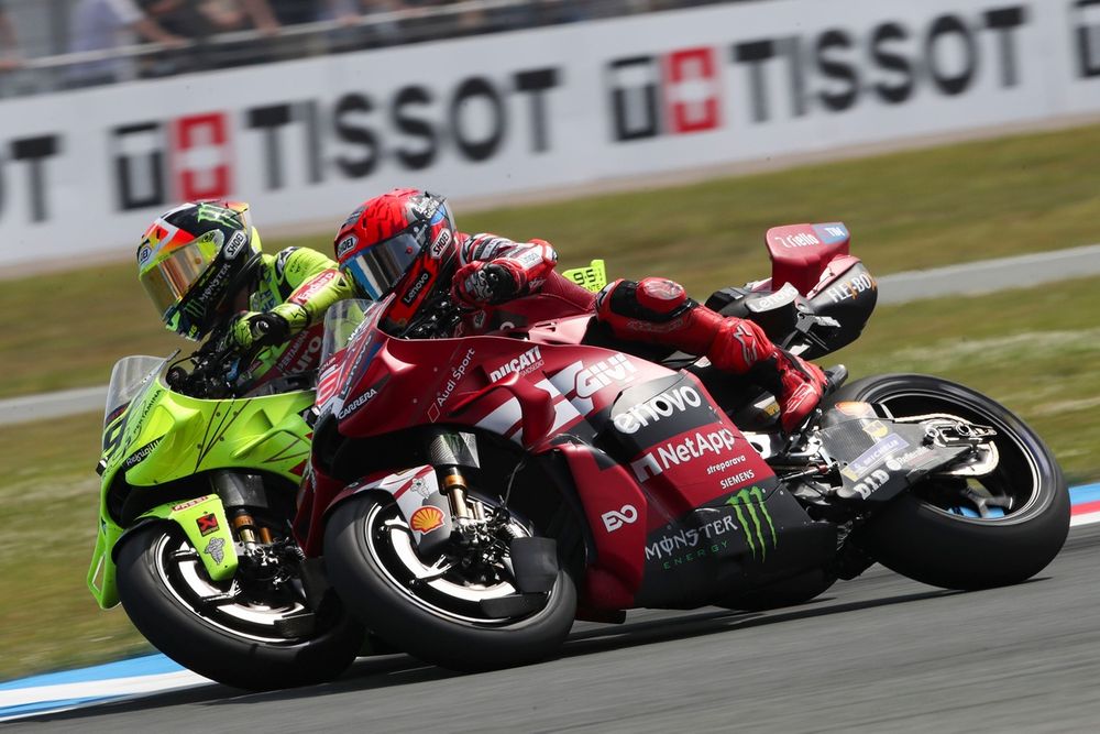 Fabio Di Giannantonio y Marc Márquez a la lucha en Assen.