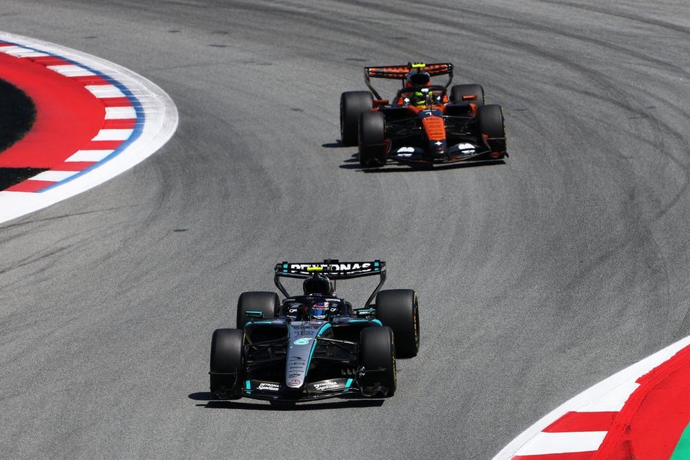 Kimi Antonelli frente a Lando Norris en el GP de Barcelona.