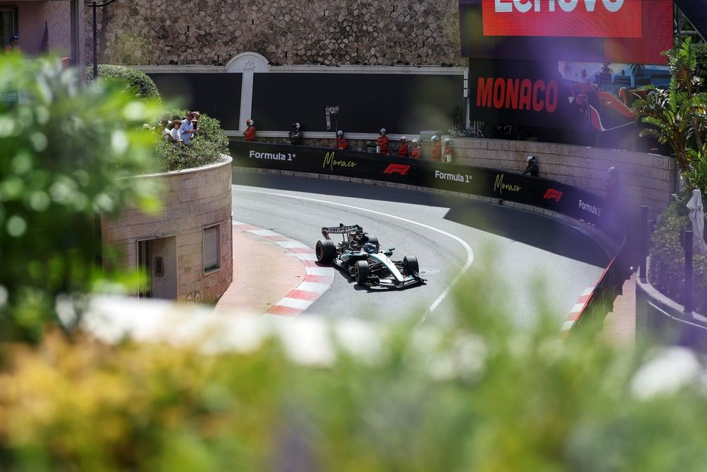 George Russell a 14º lugar en Montecarlo