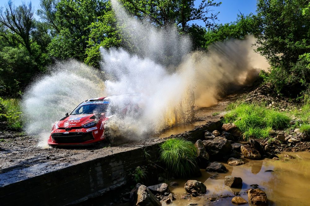Sébastien Ogier et Vincent Landais (Toyota) au Rallye de l'Acropole.