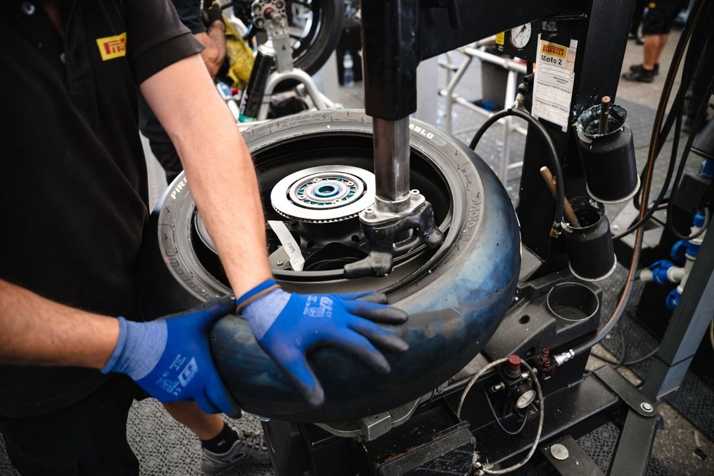 Un pneu de Pirelli pour le MotoGP.
